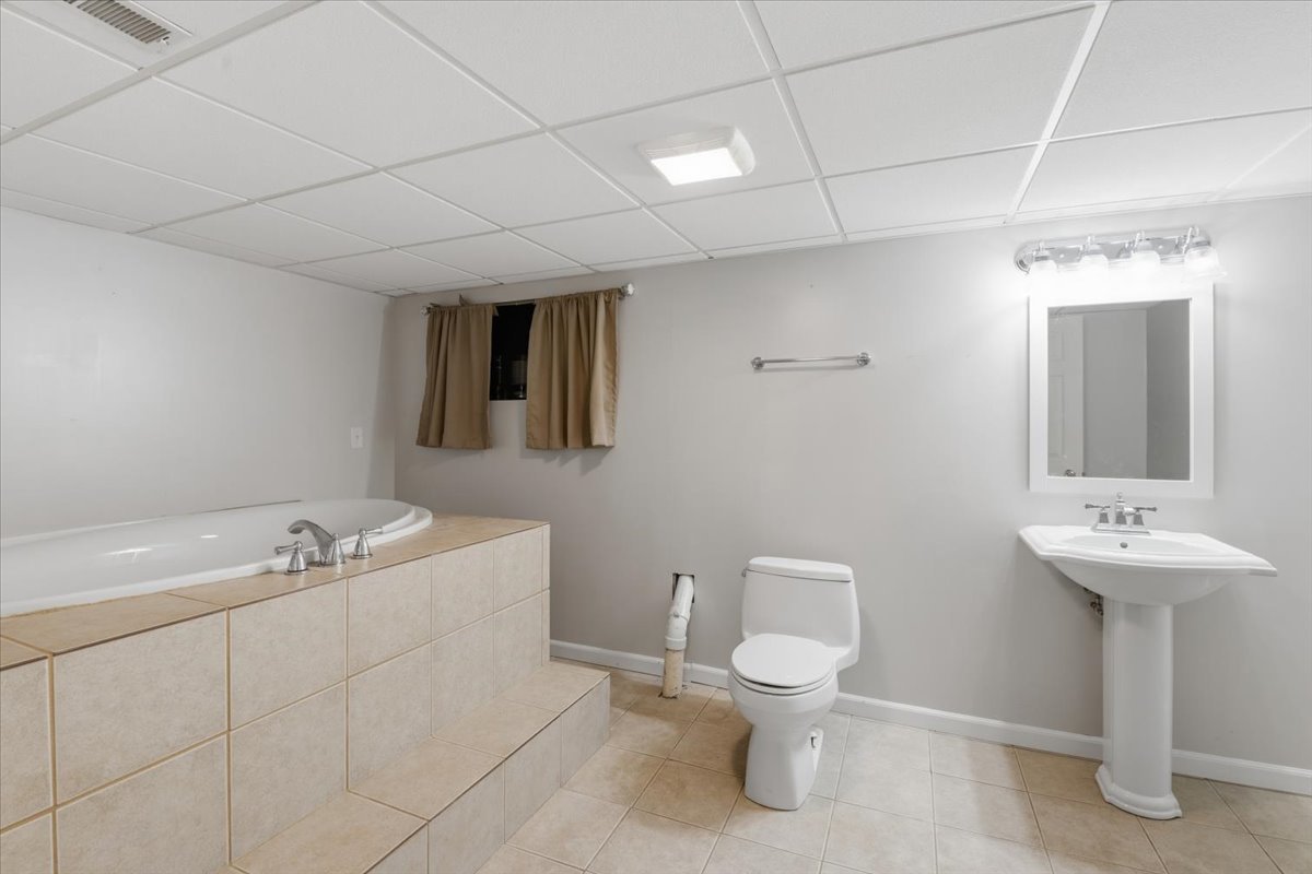 2014 Peterson Place Property Photo 23