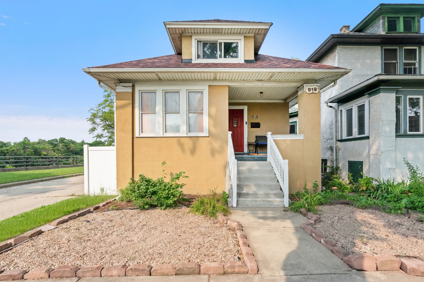 919 S Highland Avenue Property Photo 1