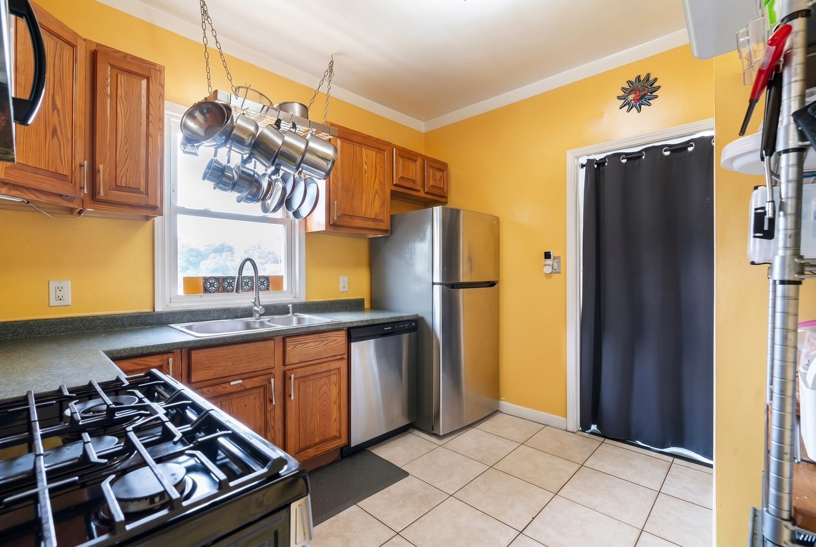 919 S Highland Avenue Property Photo 8