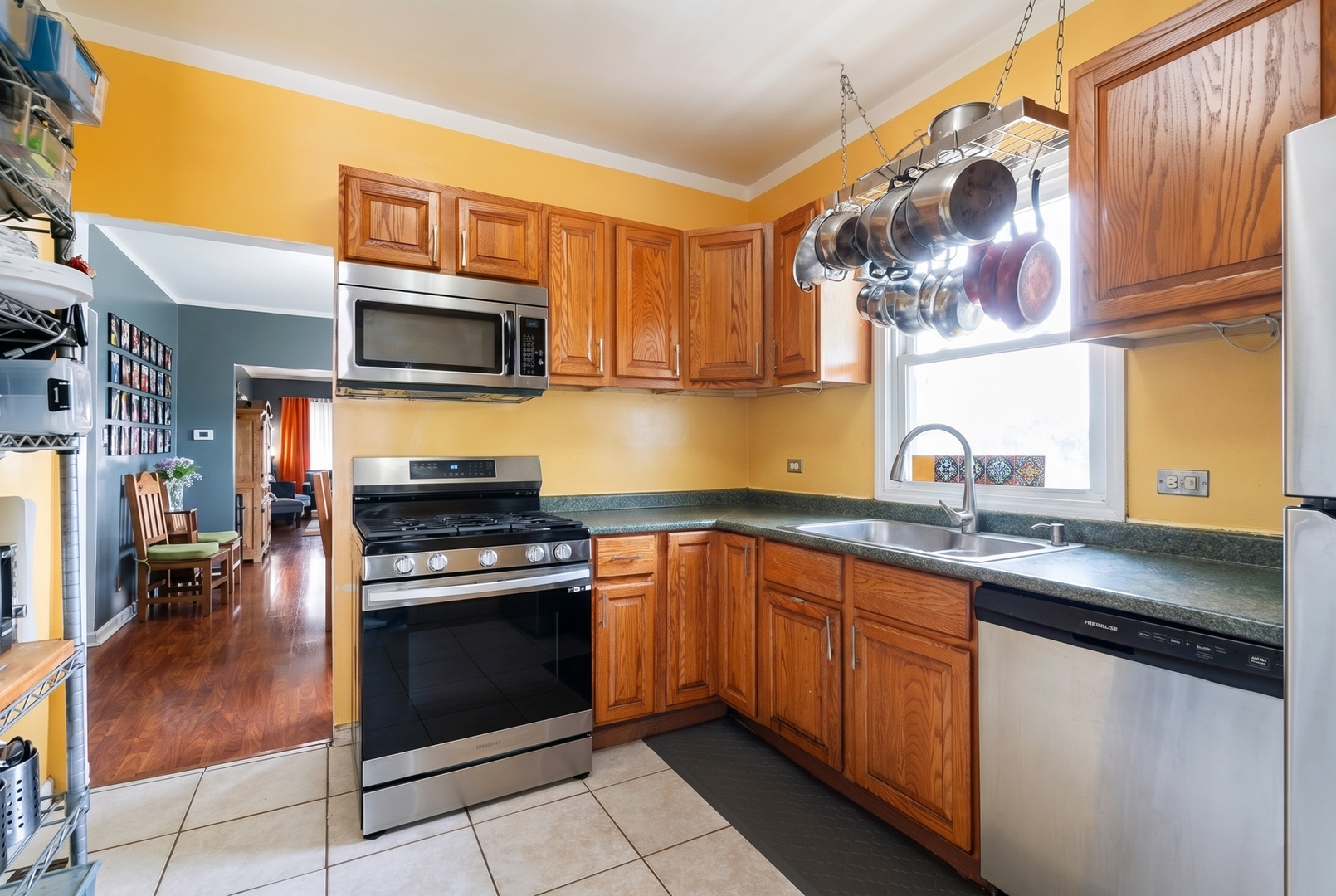 919 S Highland Avenue Property Photo 9