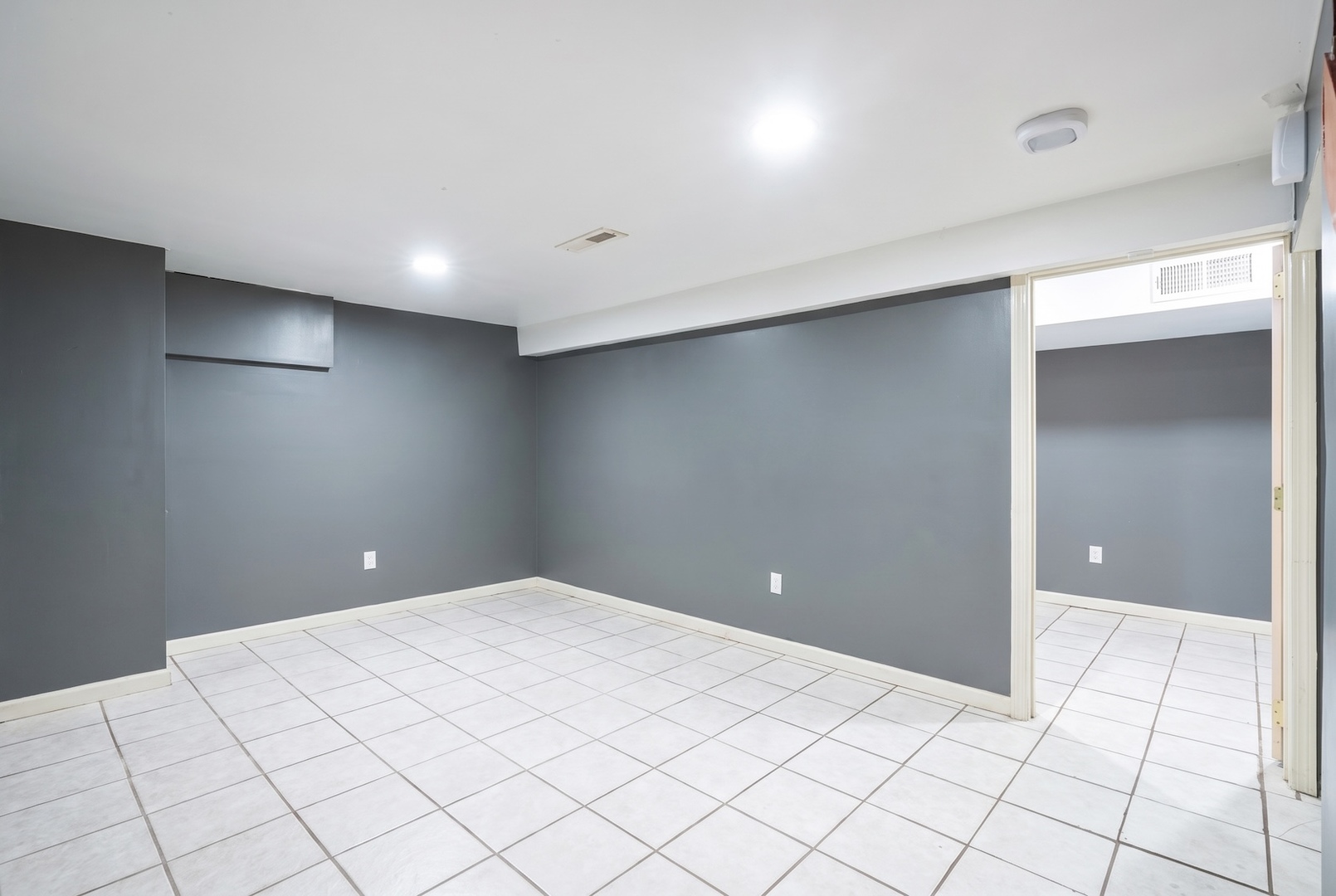 919 S Highland Avenue Property Photo 19