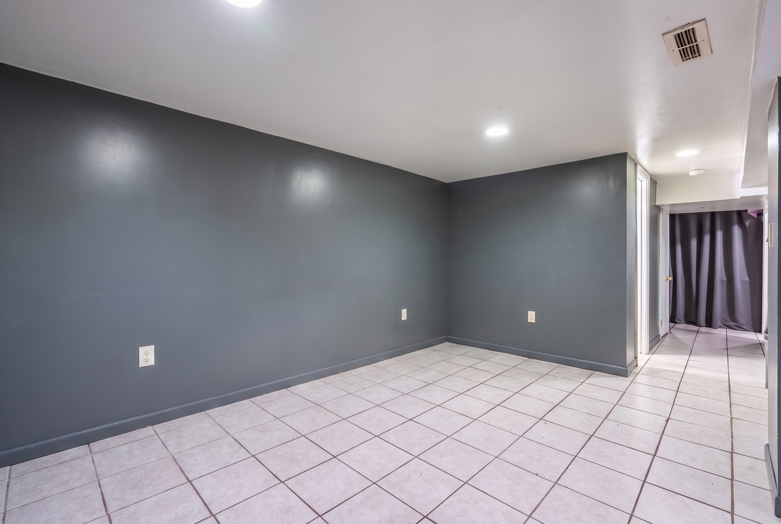 919 S Highland Avenue Property Photo 20