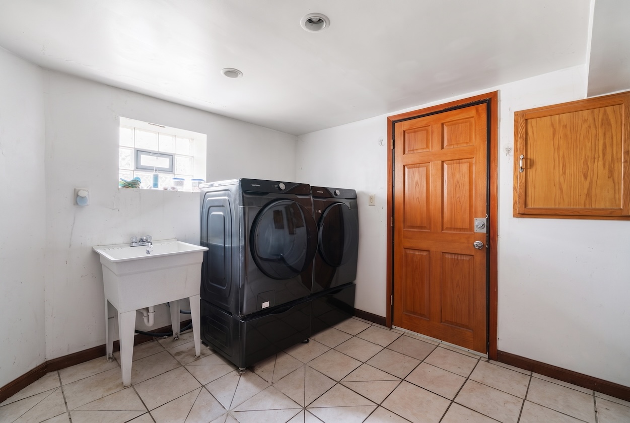 919 S Highland Avenue Property Photo 22