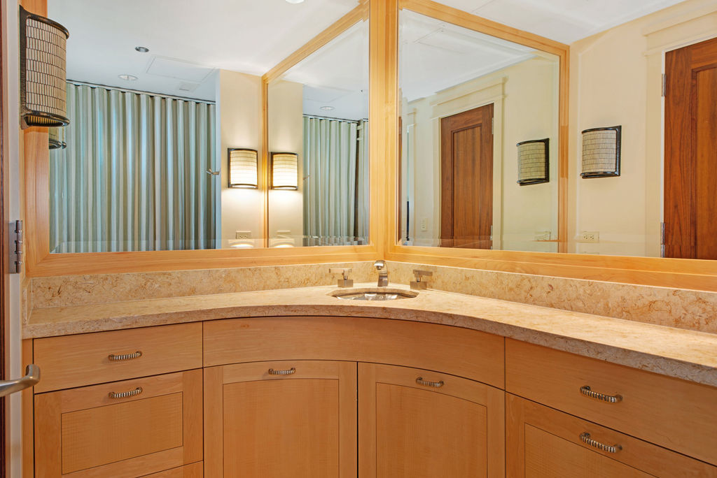 800 N Michigan Avenue 4201 Property Photo 25