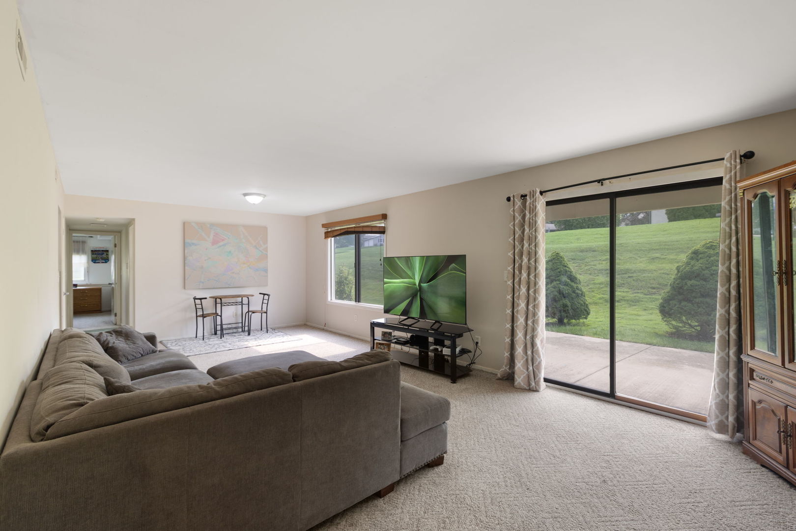 508 Waters Edge Drive D Property Photo 3
