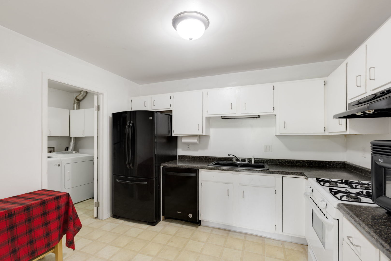 508 Waters Edge Drive D Property Photo 6