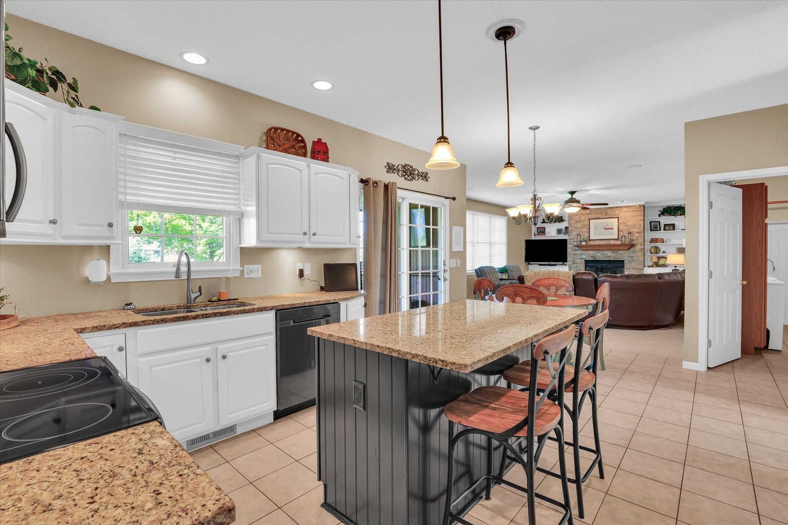 3301 Cypress Creek Road Property Photo 11