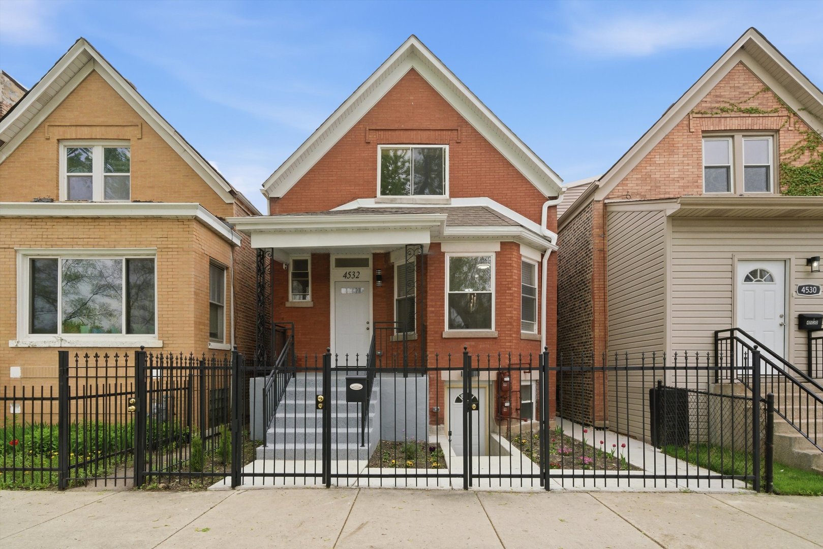 4532 W Maypole Avenue Property Photo 1