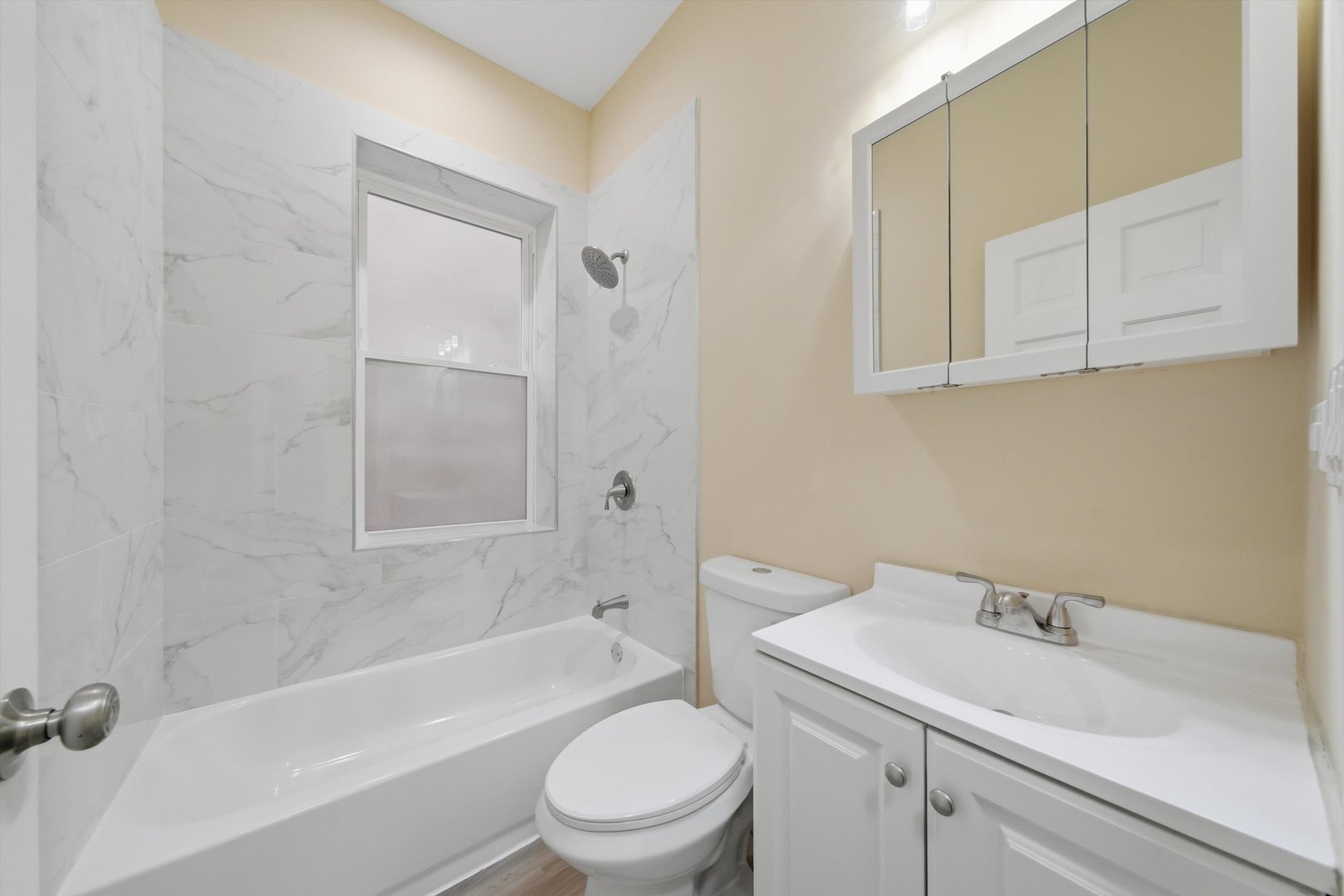 4532 W Maypole Avenue Property Photo 10