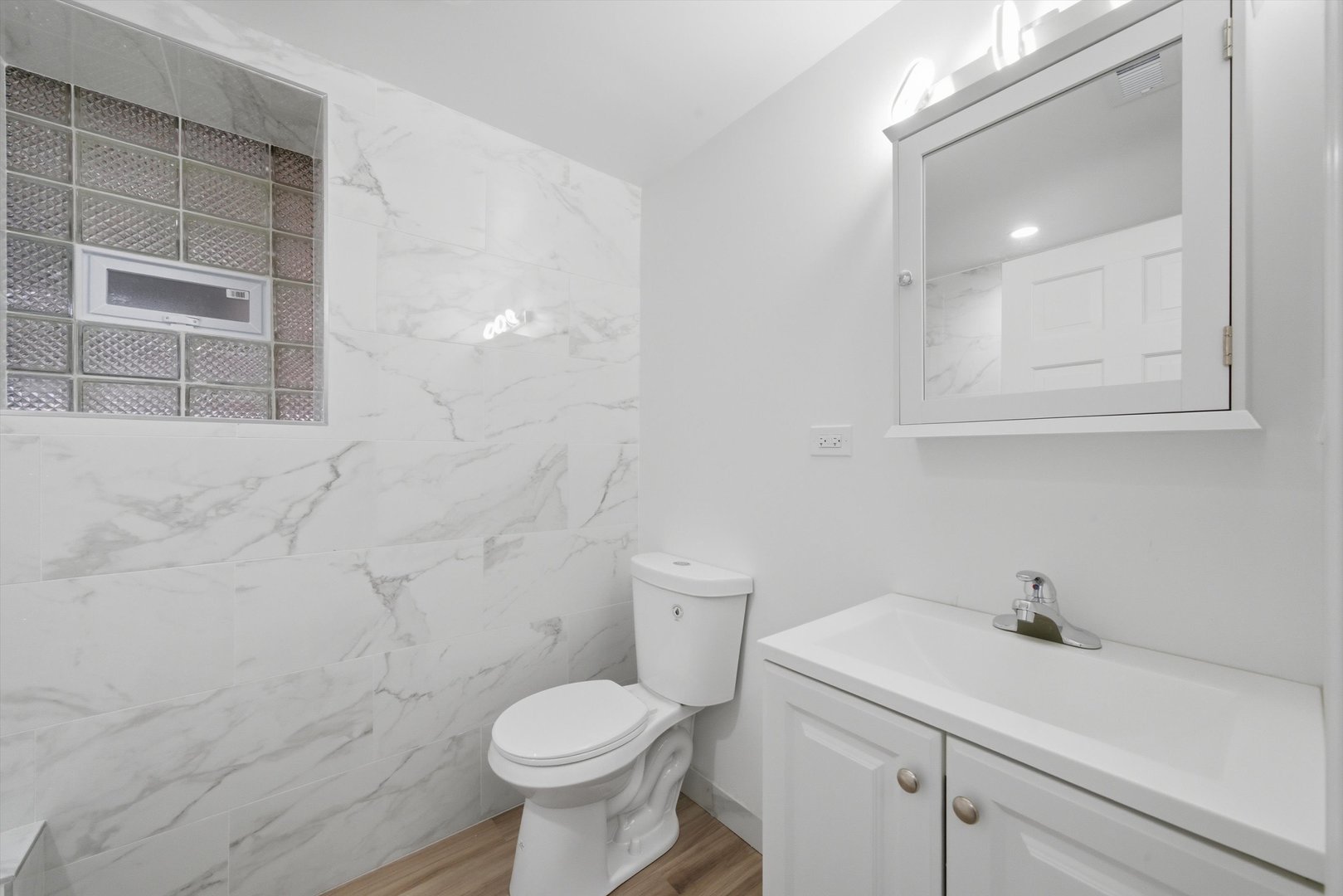 4532 W Maypole Avenue Property Photo 11