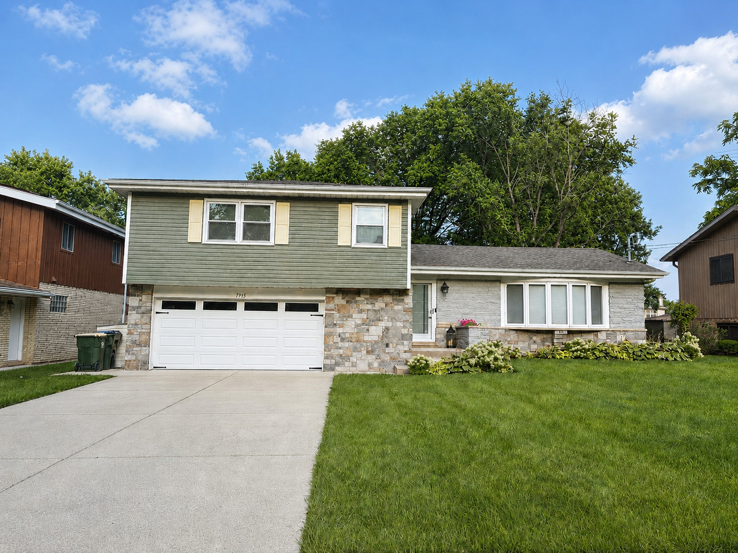 1915 N Chestnut Avenue Property Photo 1