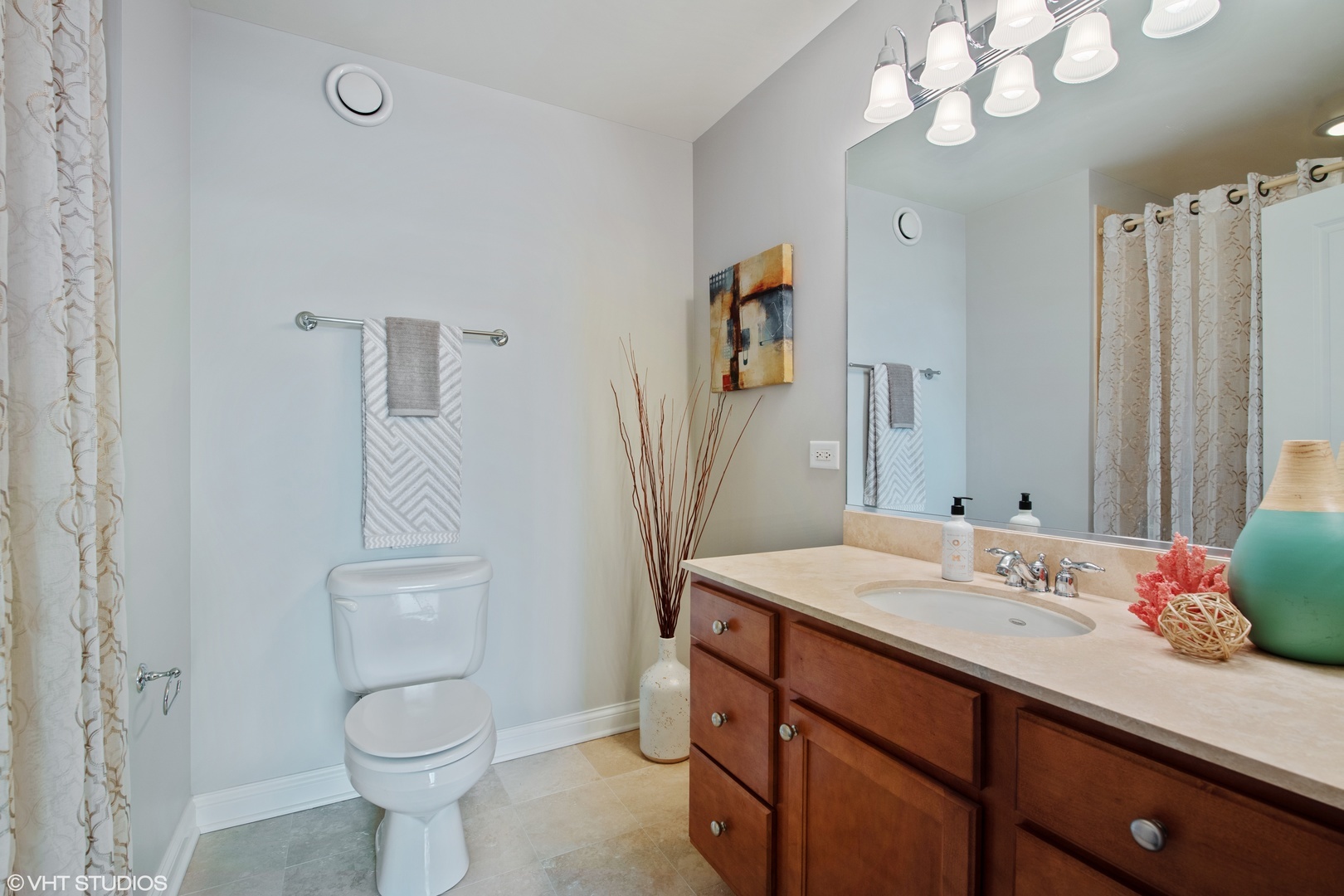 230 W Division Street 1404 Property Photo 9