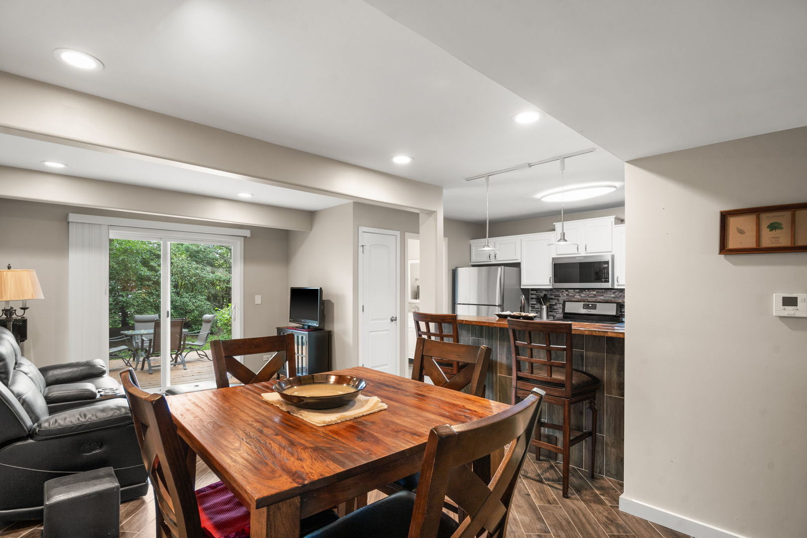 13 Dumbarton Oaks Place Property Photo 9