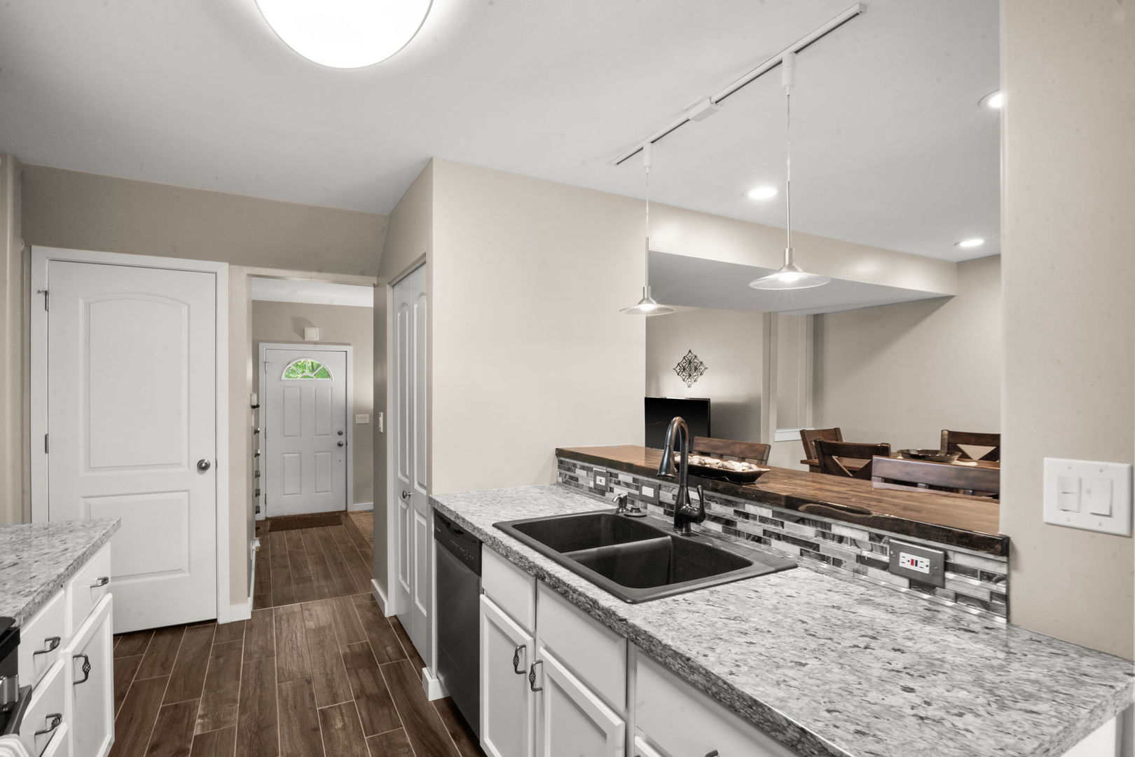 13 Dumbarton Oaks Place Property Photo 16