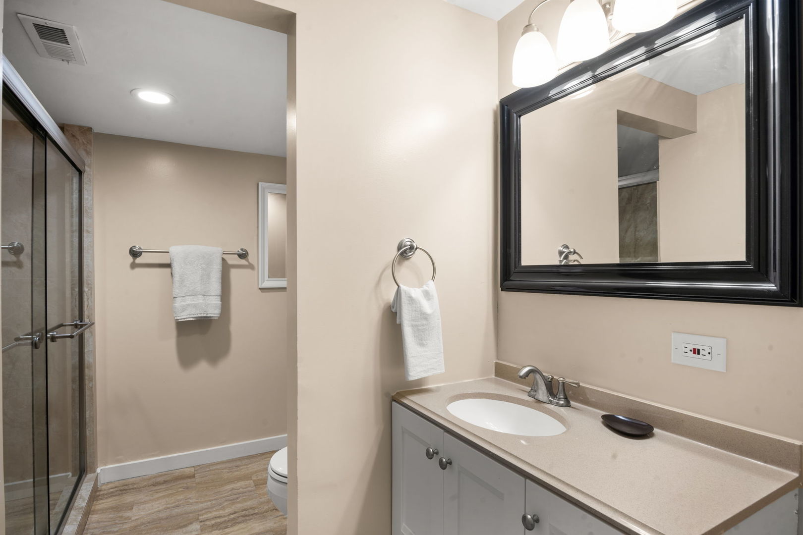 13 Dumbarton Oaks Place Property Photo 27