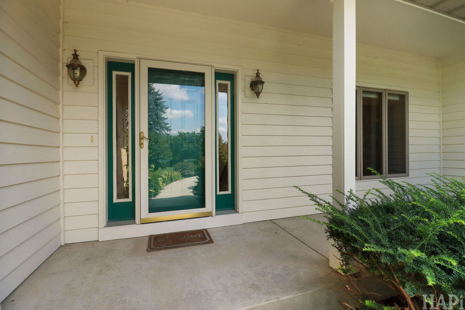 2215 N Elmkirk Park Property Photo 4