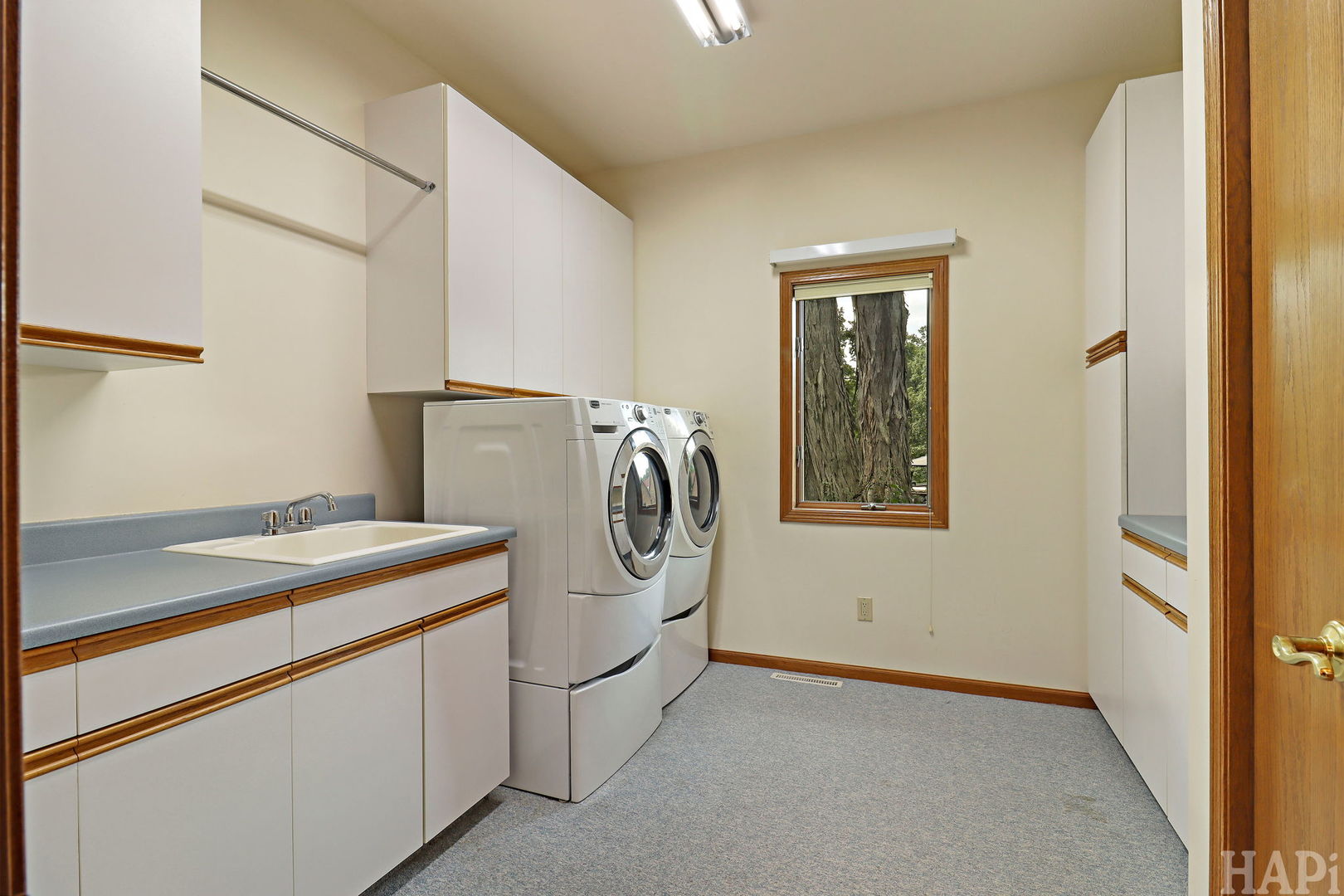 2215 N Elmkirk Park Property Photo 18
