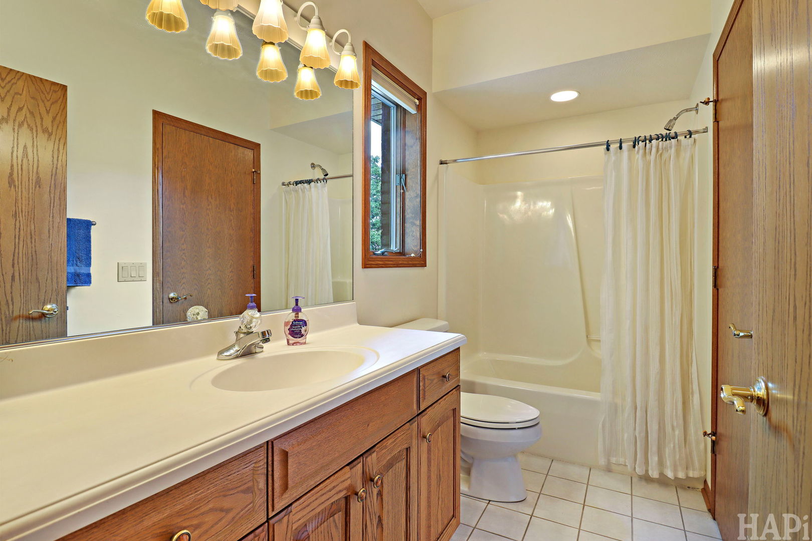 2215 N Elmkirk Park Property Photo 19
