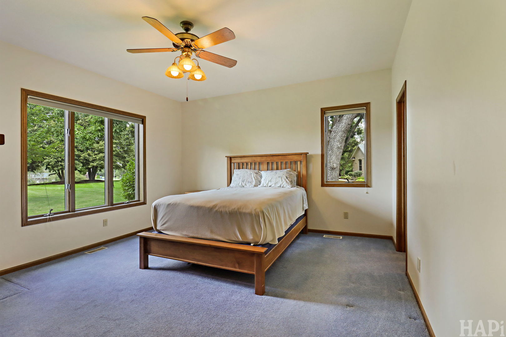 2215 N Elmkirk Park Property Photo 20