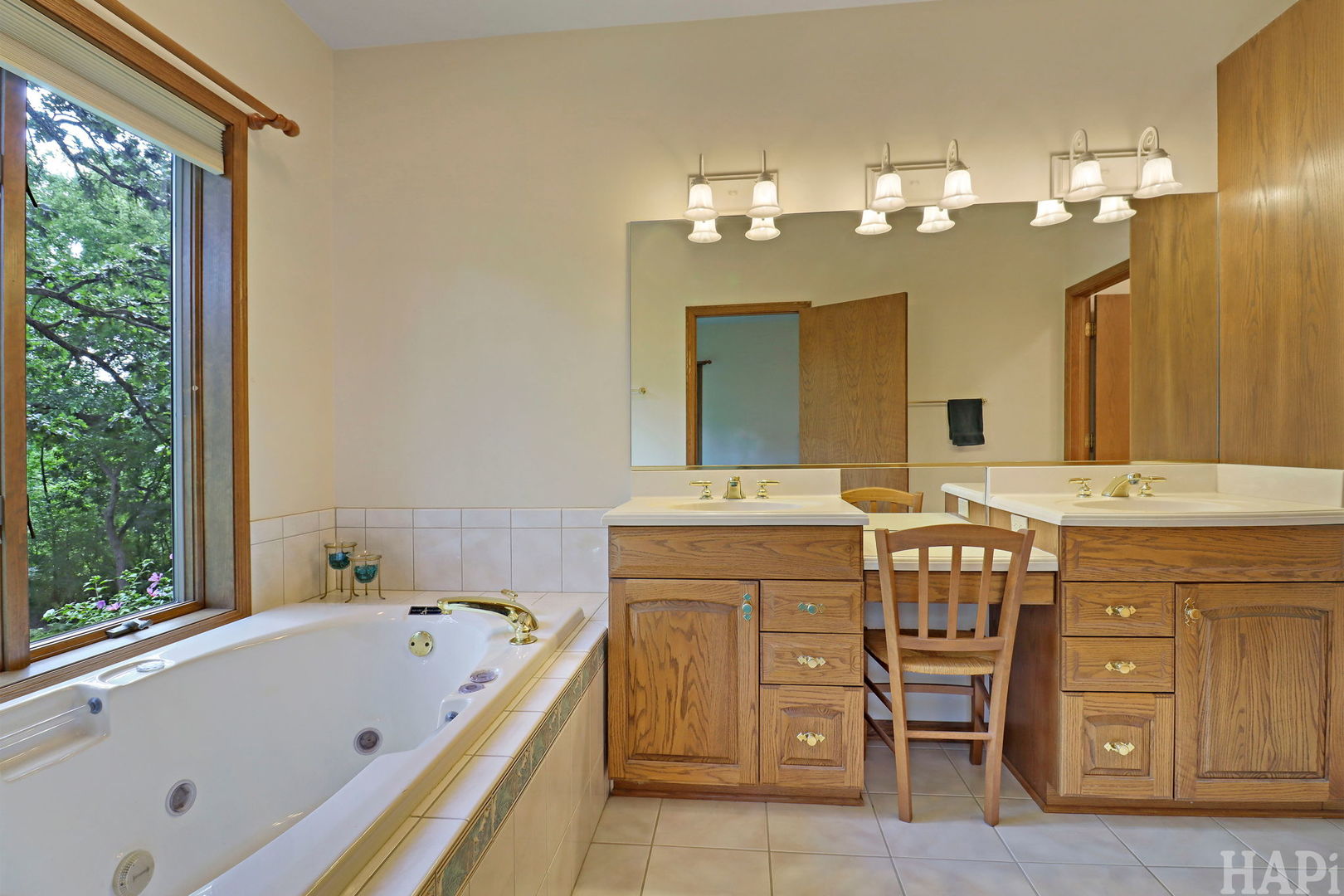 2215 N Elmkirk Park Property Photo 24