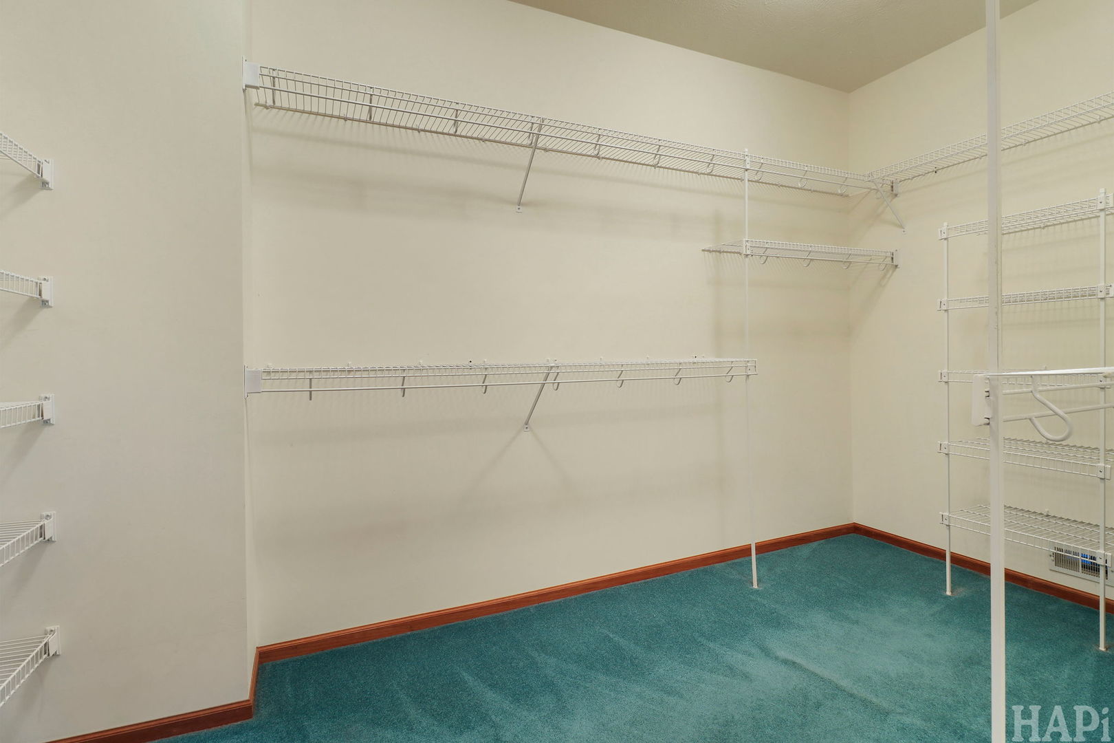 2215 N Elmkirk Park Property Photo 27