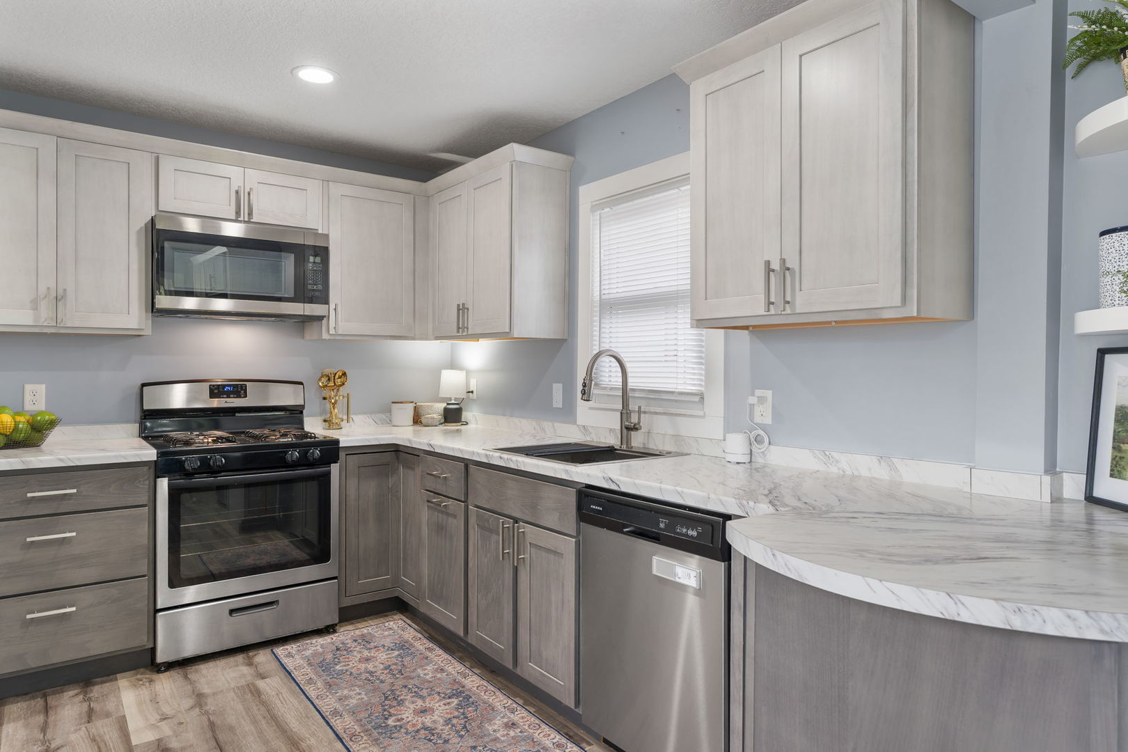 1920 32nd Street Property Photo 9