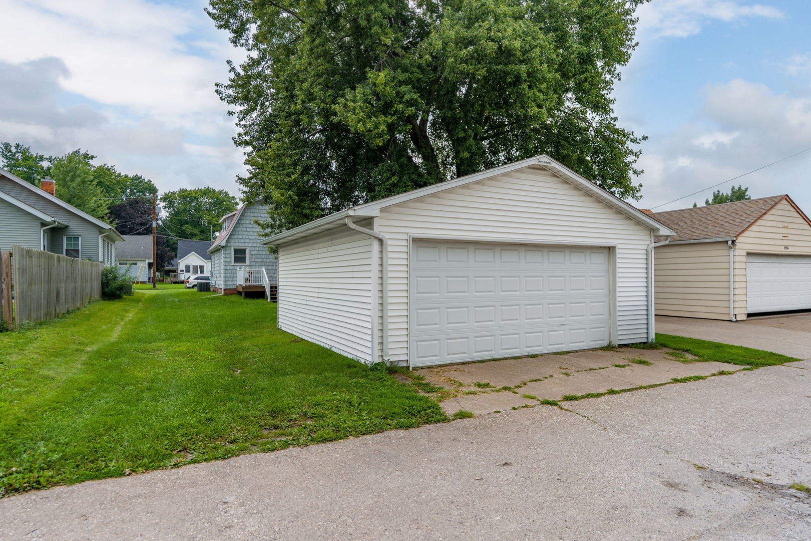 1920 32nd Street Property Photo 24