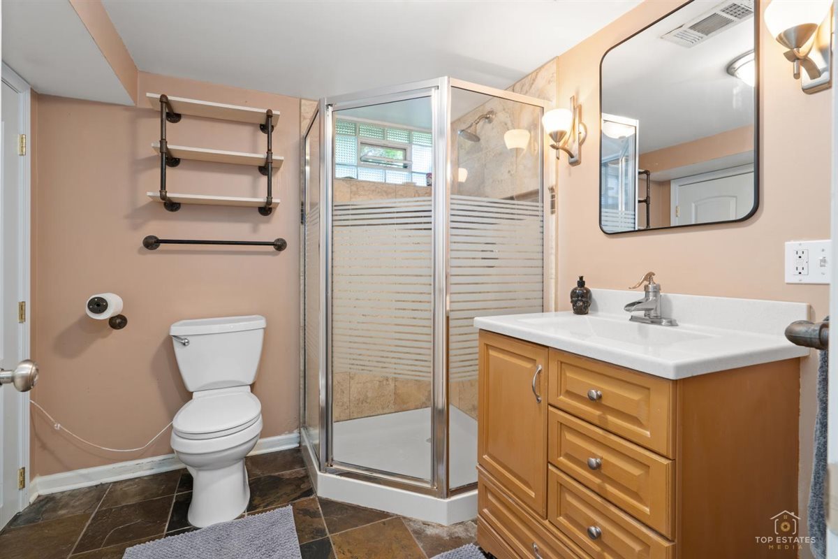 100 S Wisconsin Avenue Property Photo 14