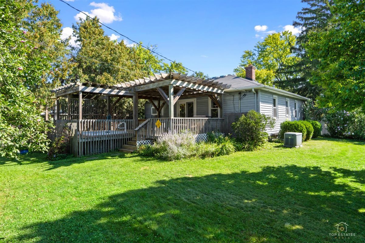 100 S Wisconsin Avenue Property Photo 16