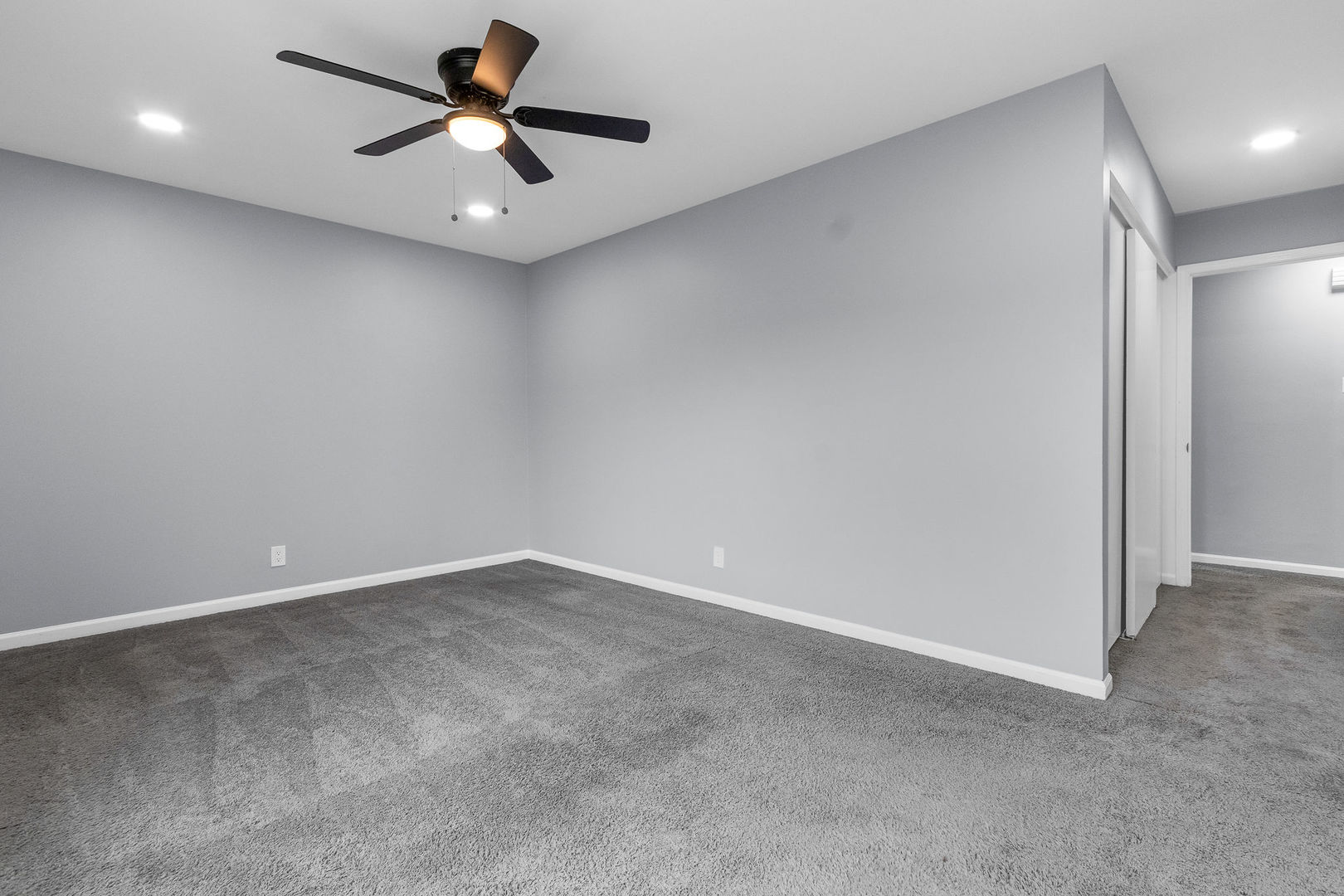 1295 Foxcroft Drive Property Photo 28