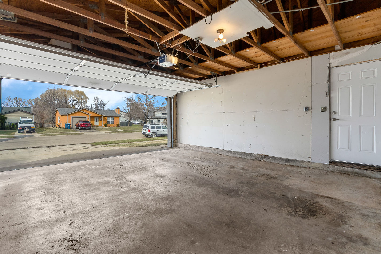 1295 Foxcroft Drive Property Photo 33