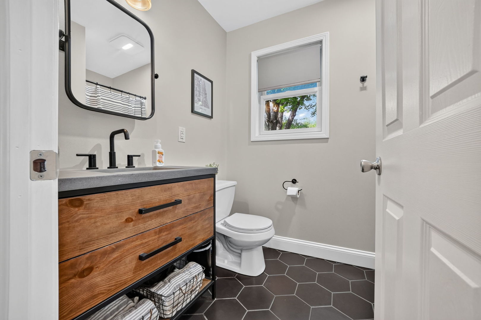 1212 Dean Street Property Photo 13