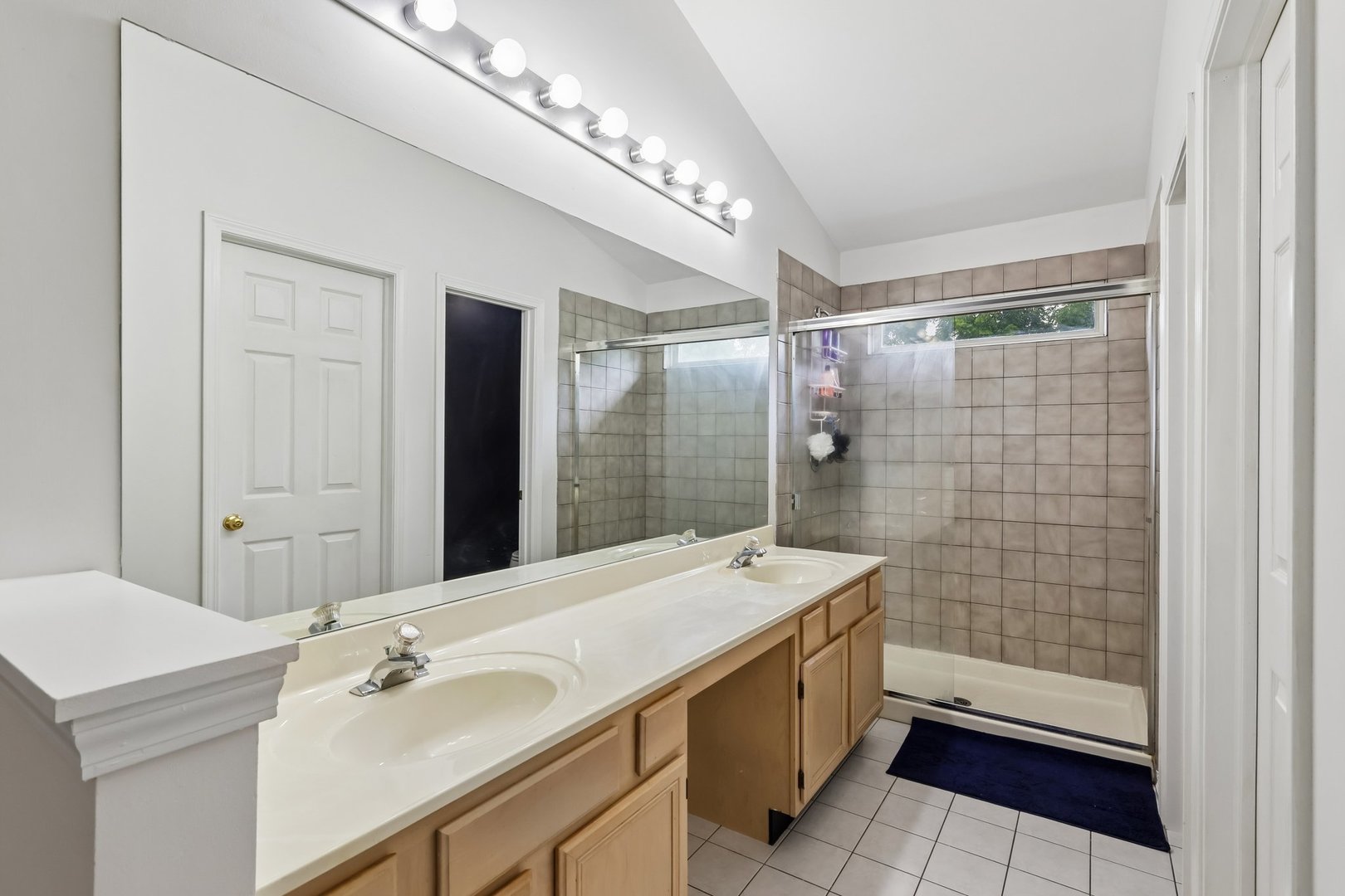 18106 W Hampshire Drive Property Photo 23