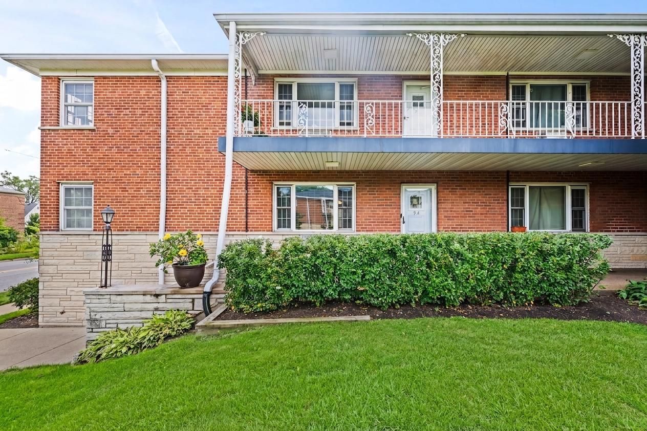 1445 W Touhy Avenue 9A Property Photo 1