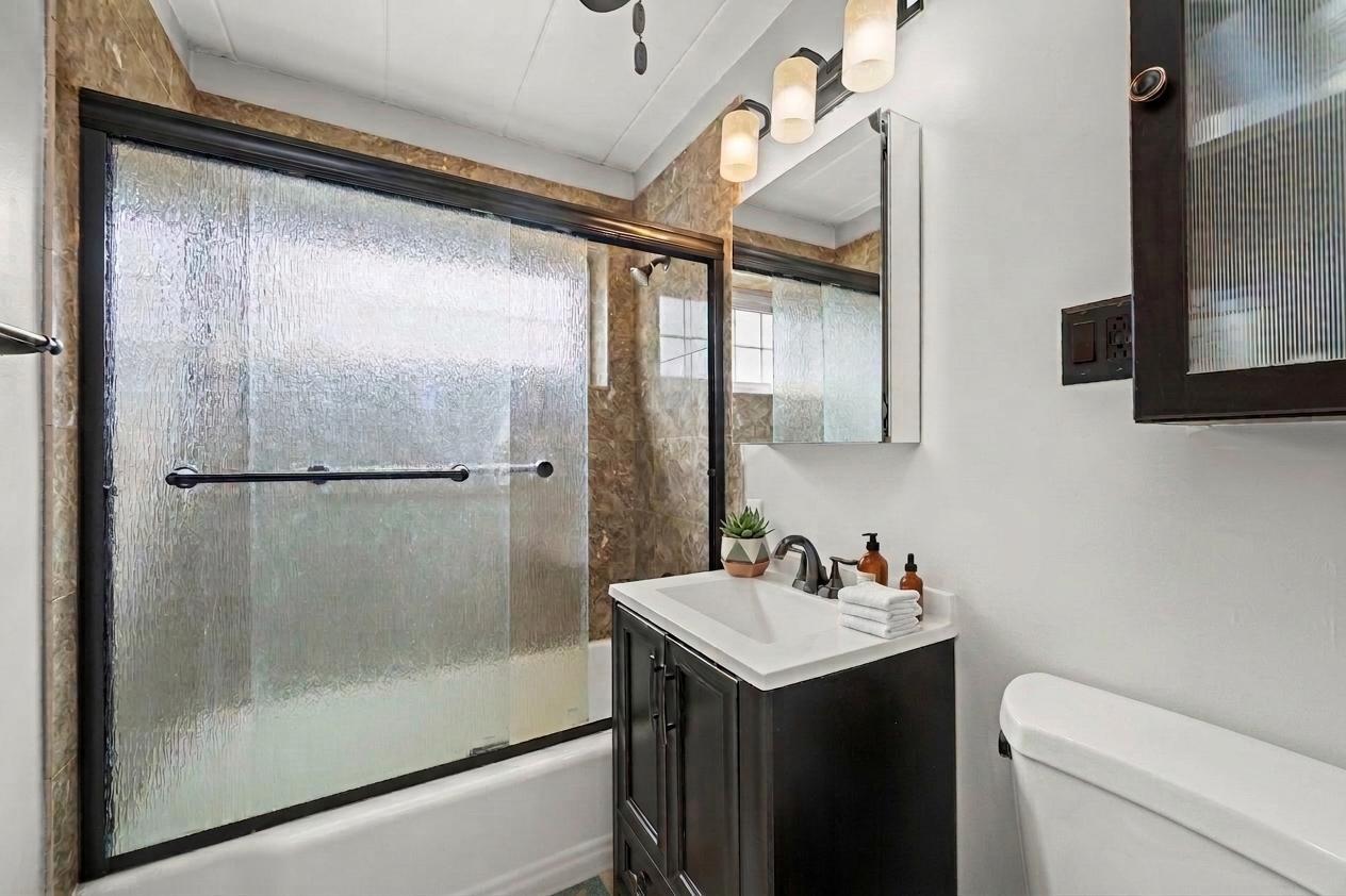 1445 W Touhy Avenue 9a Property Photo 5