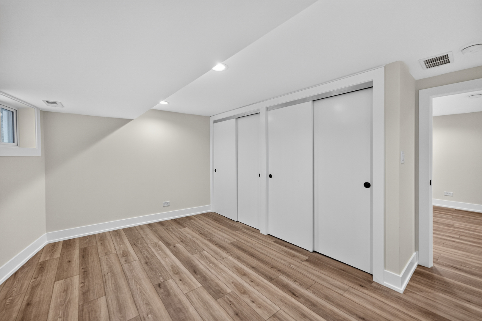 5852 W Newport Avenue Property Photo 45