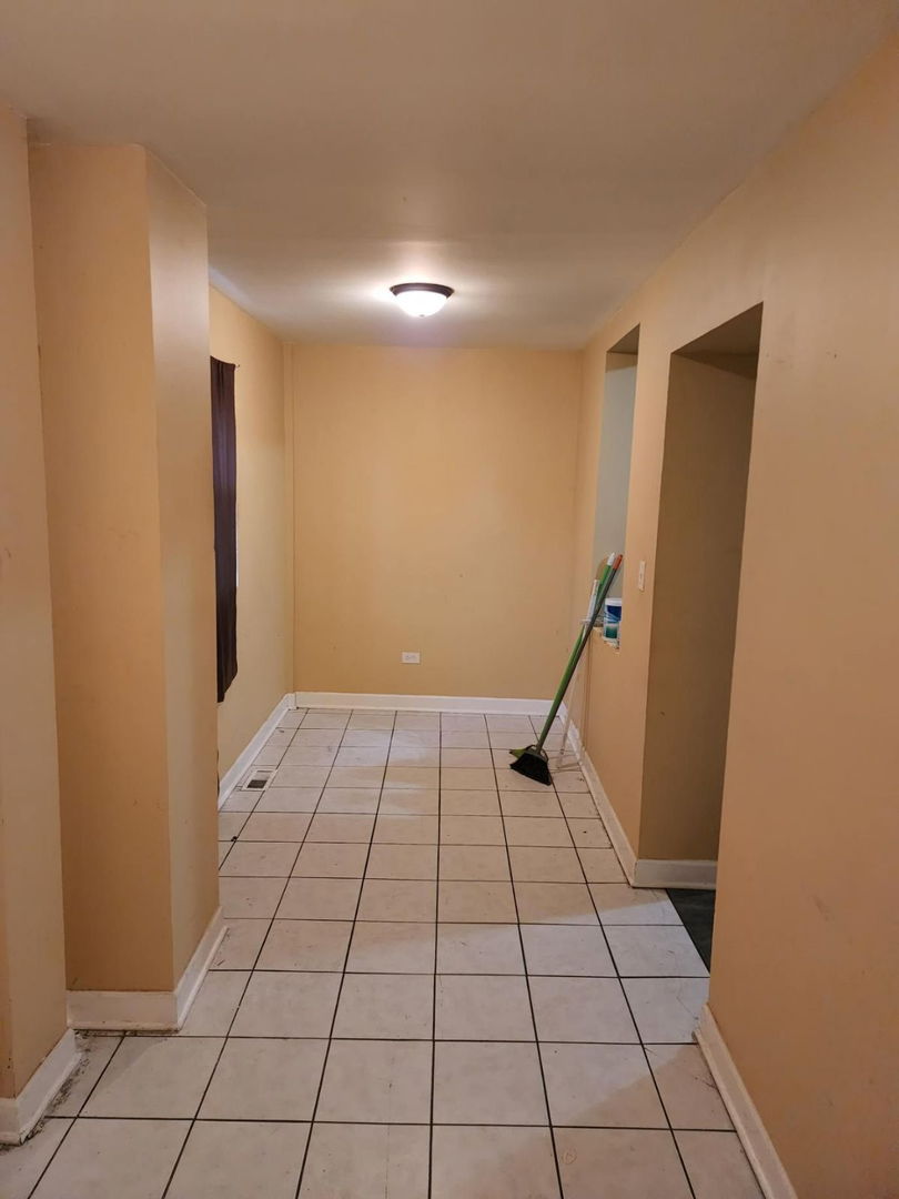 6959 S Eberhart Avenue Property Photo 5