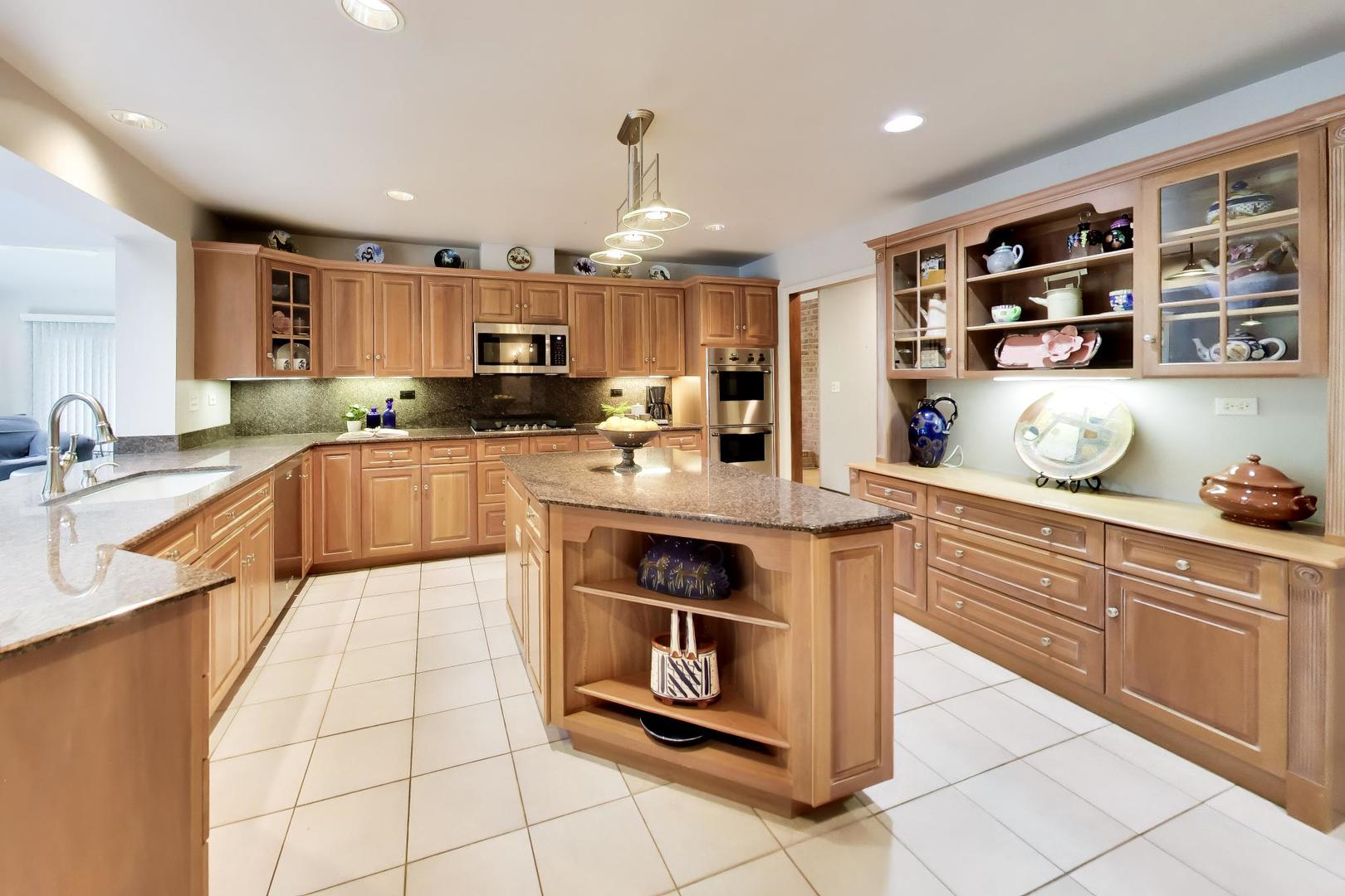 12730323 Property Photo 9