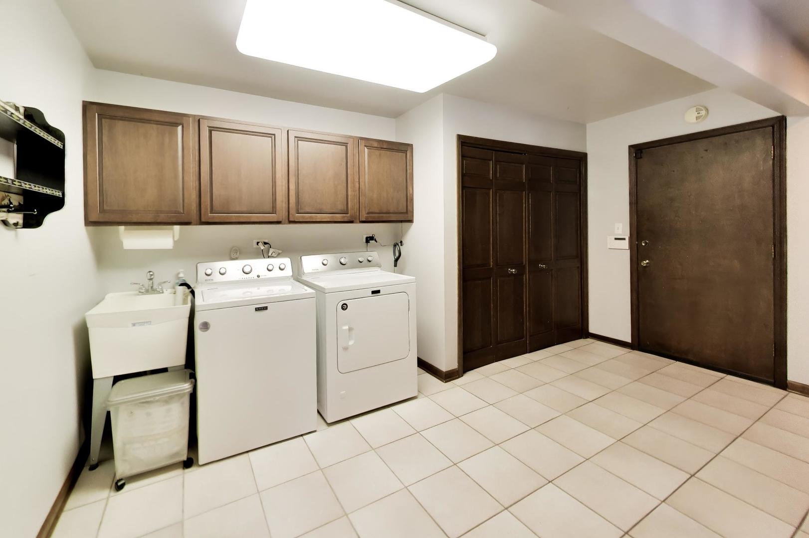 12730323 Property Photo 23