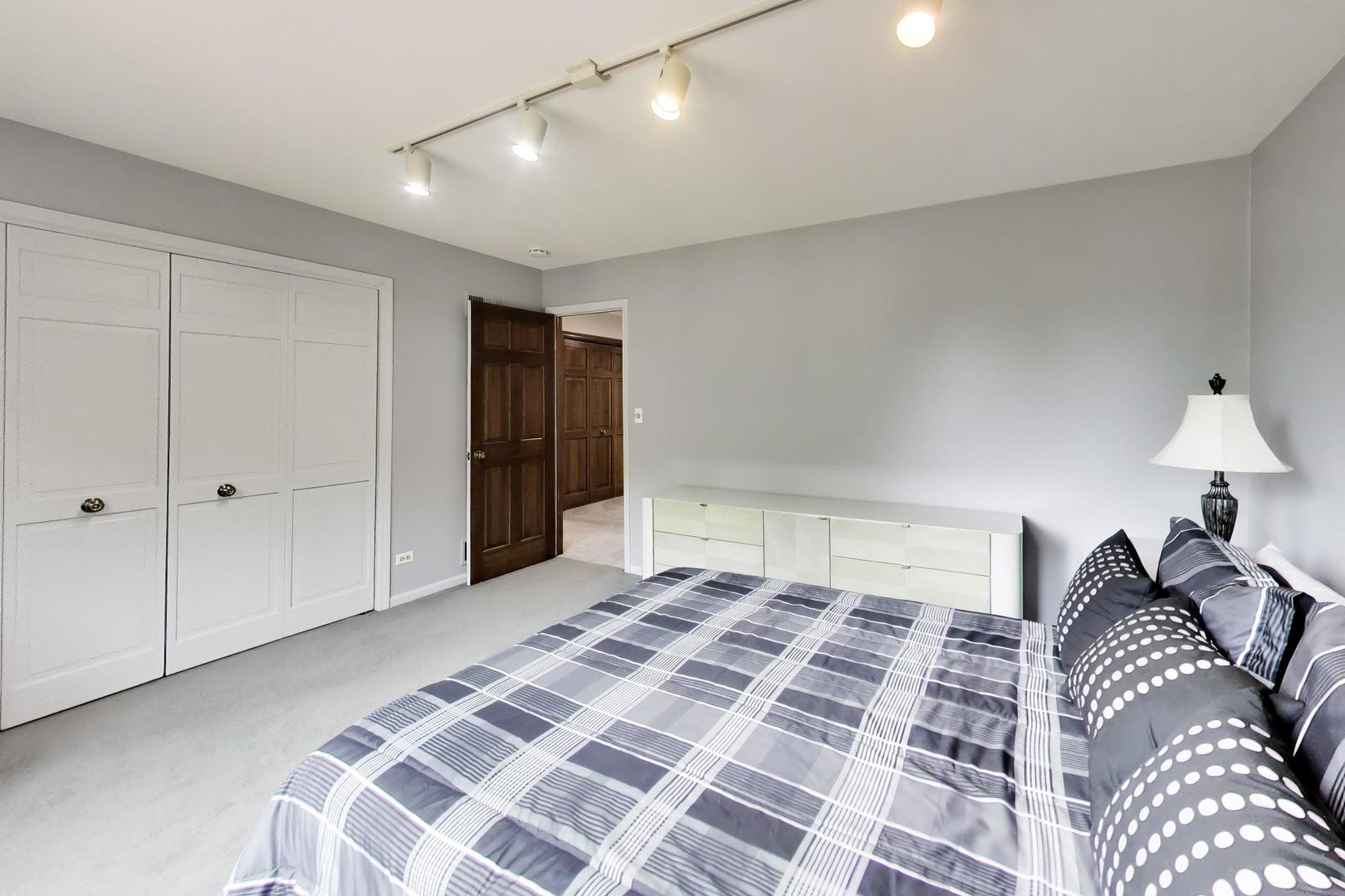 12730323 Property Photo 30