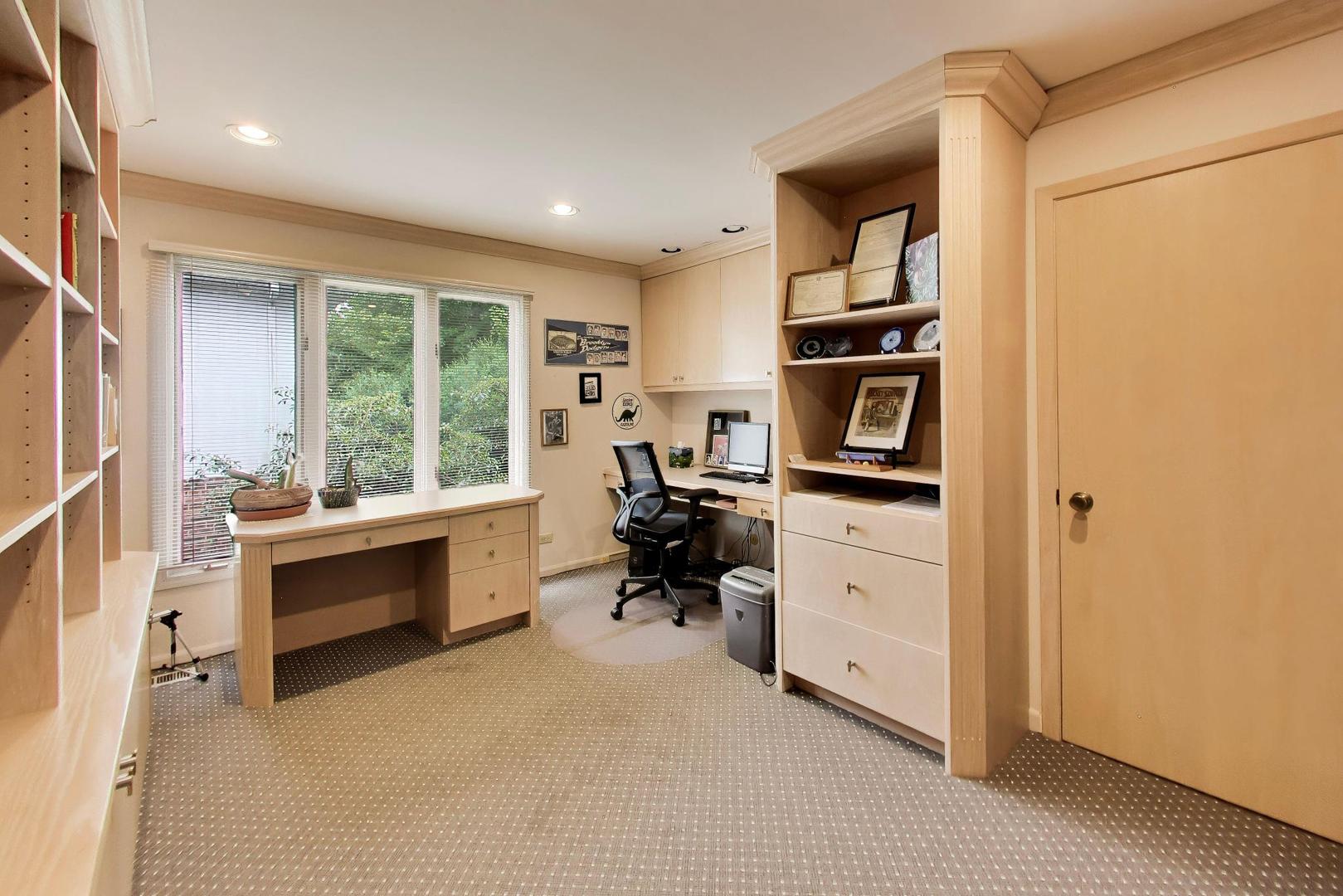 12730323 Property Photo 32