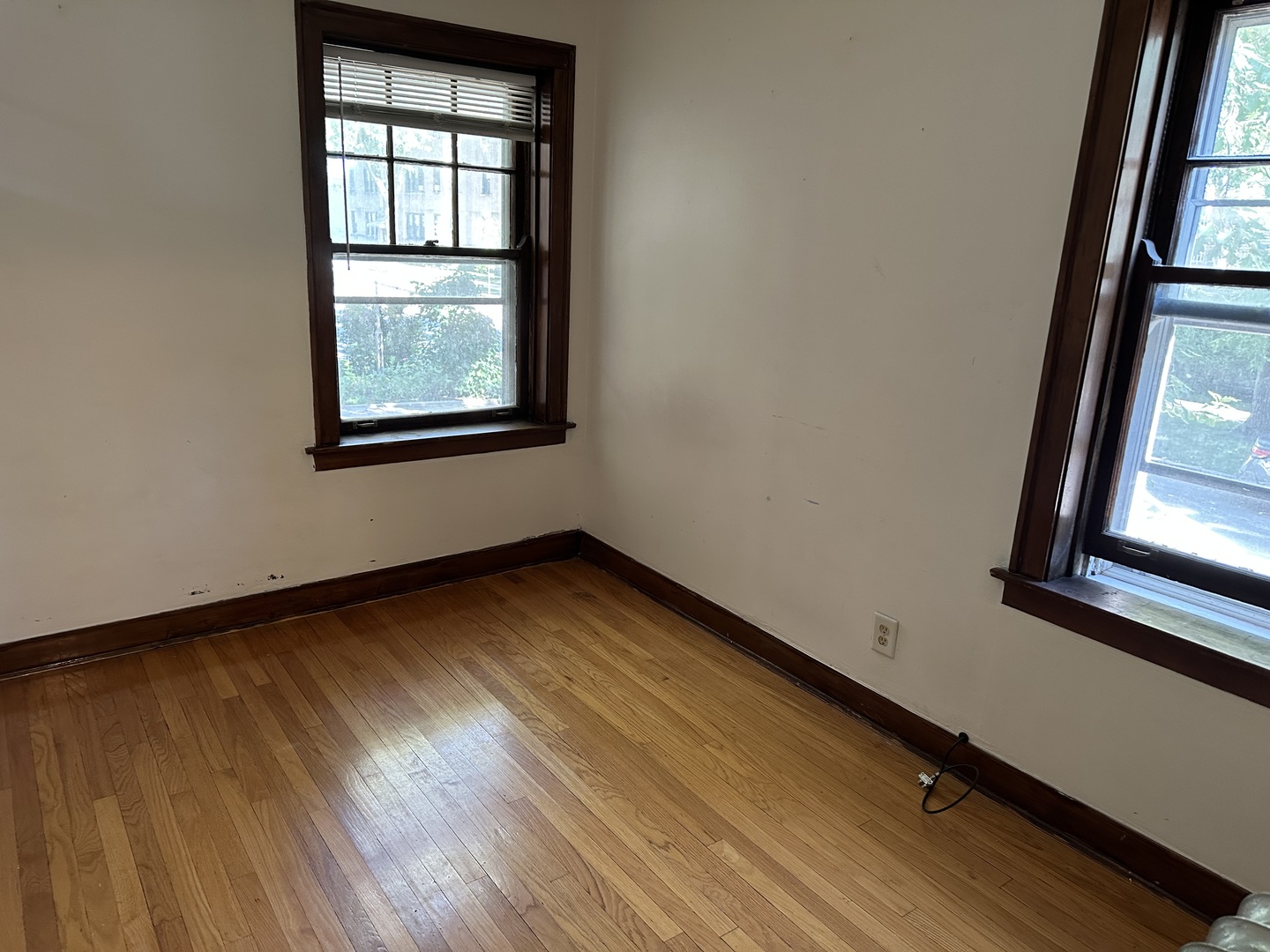 5700 N Artesian Avenue 1s Property Photo 6