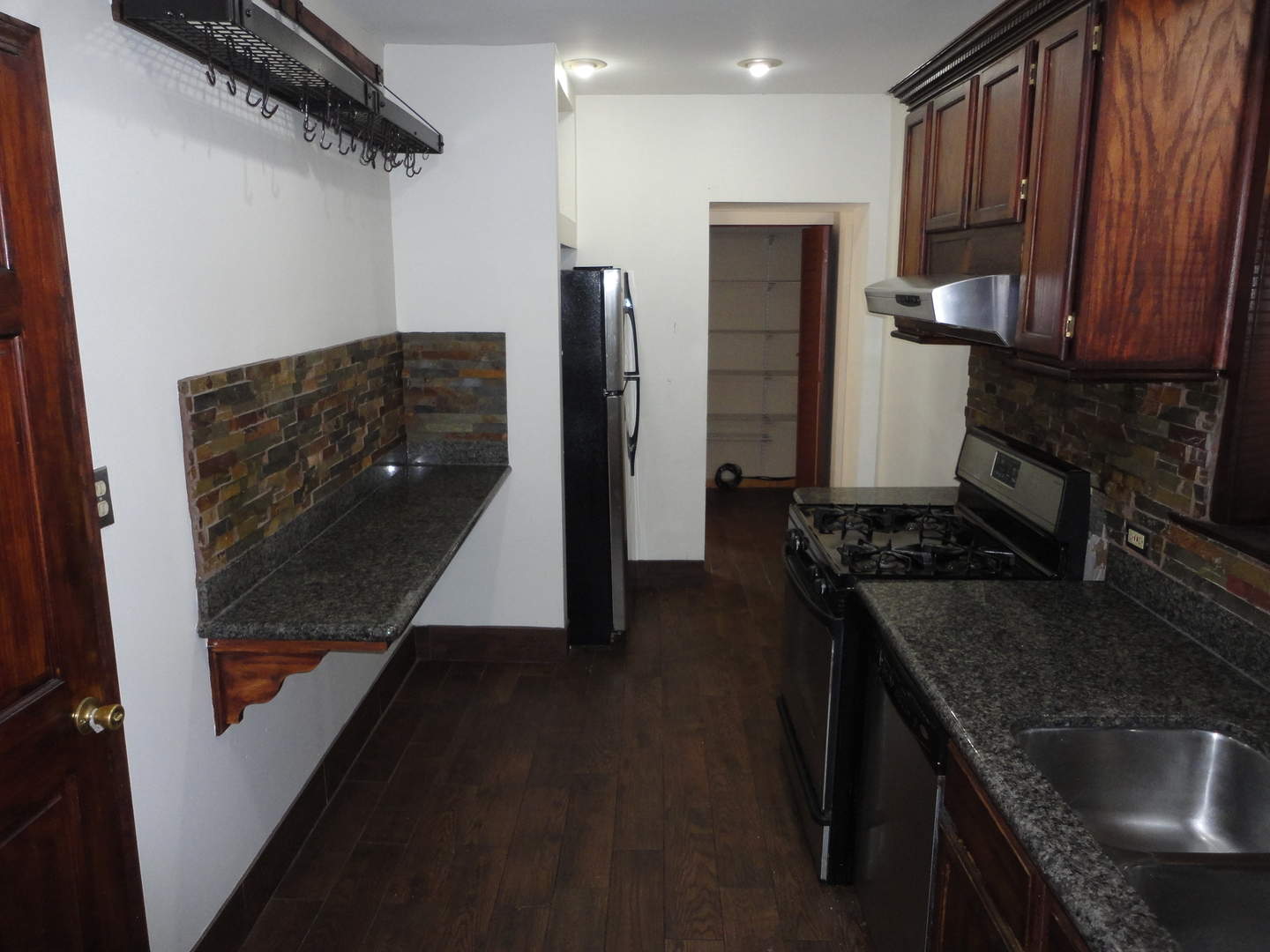 5700 N Artesian Avenue 1s Property Photo 10