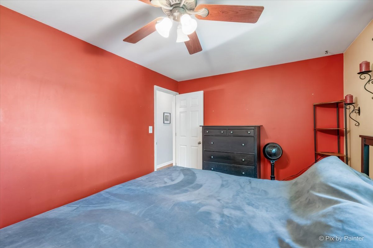 29w264 Lee Road Property Photo 10