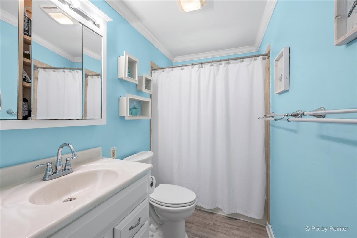 29w264 Lee Road Property Photo 12
