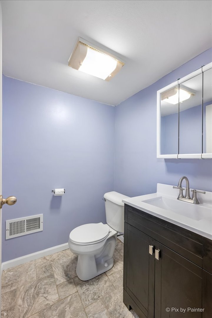 29w264 Lee Road Property Photo 16