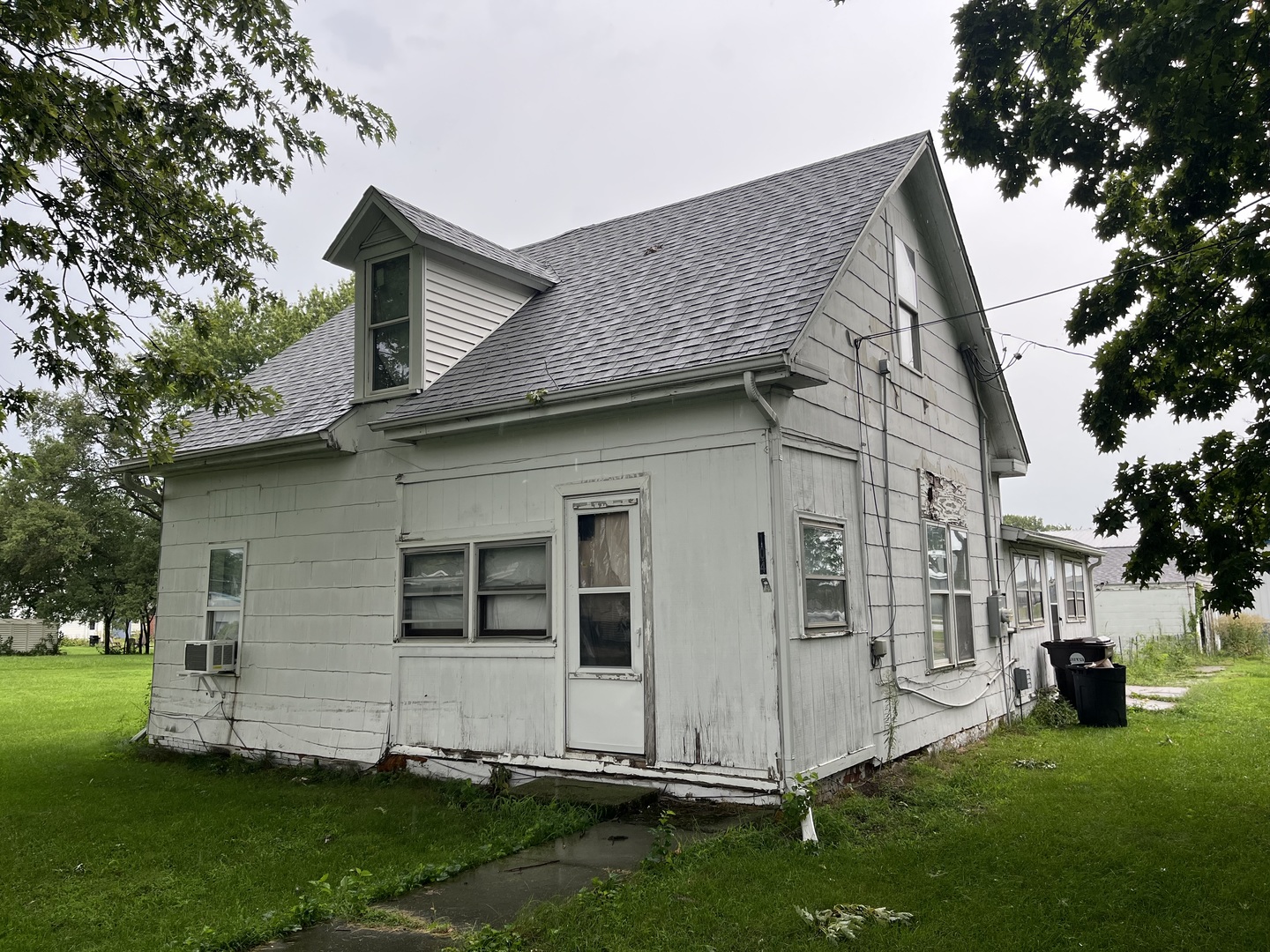 104 N Elm Street Property Photo 1