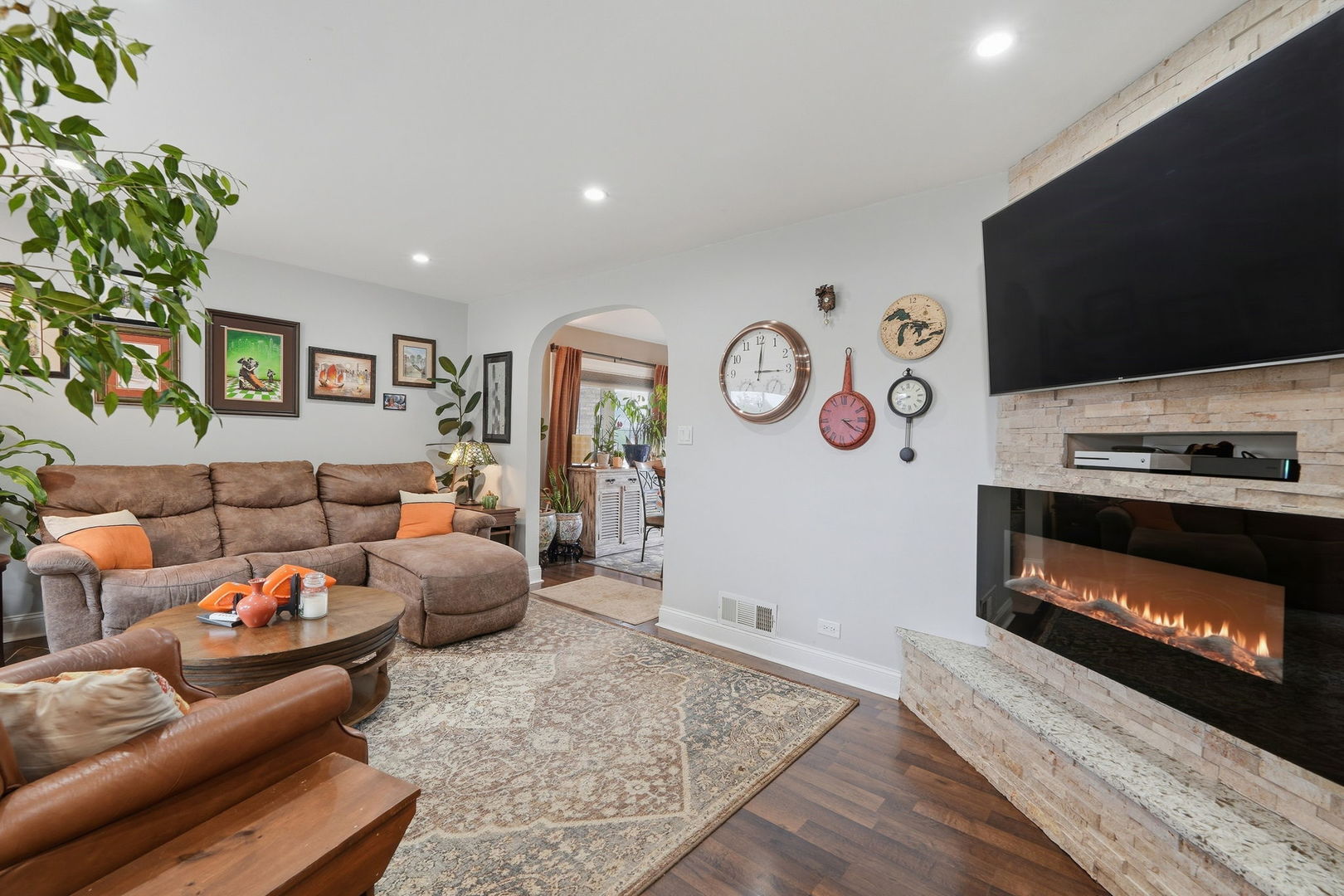 5046 N Rutherford Avenue Property Photo 6