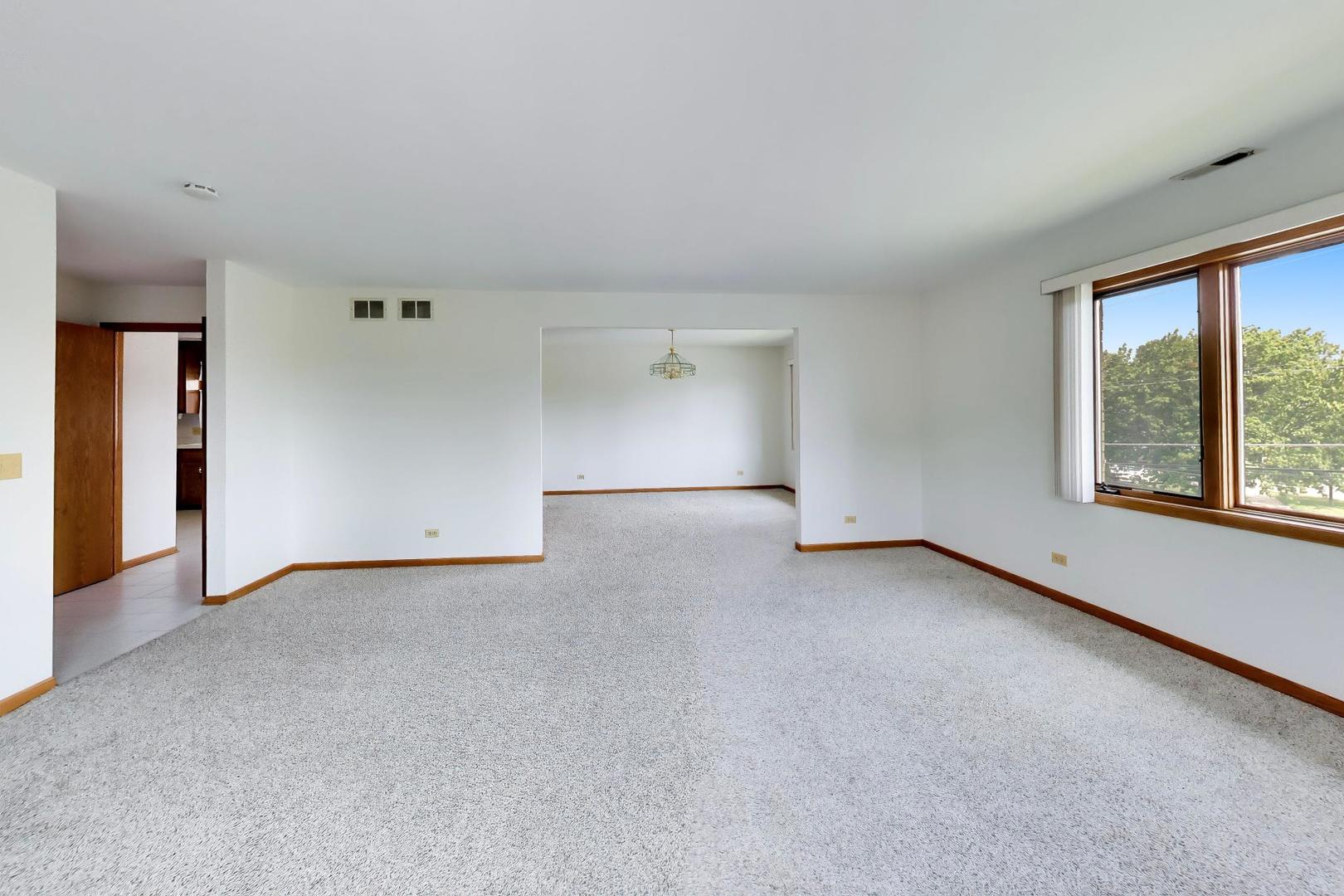 920 N Northwest Highway 2 Property Photo 8