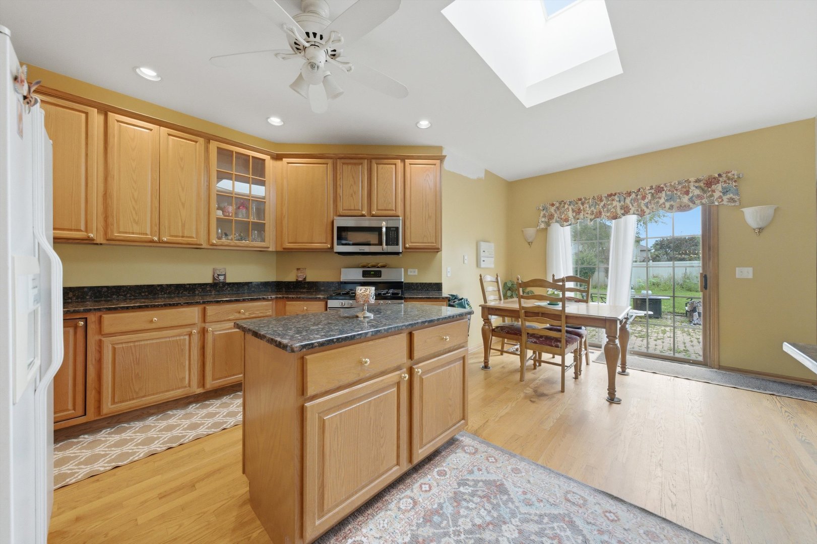 10400 Emerald Avenue Property Photo 9